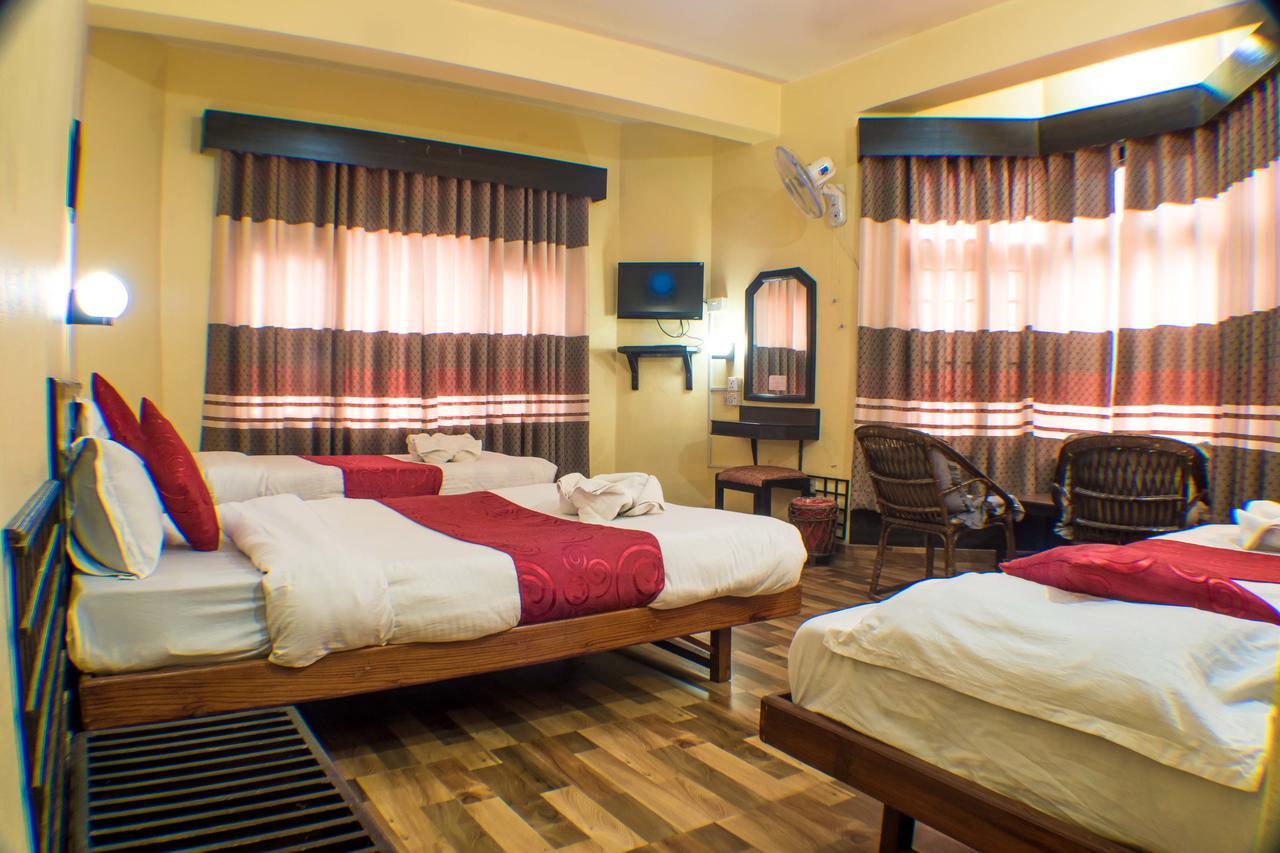 Hotel Meera Pokhara Exterior photo